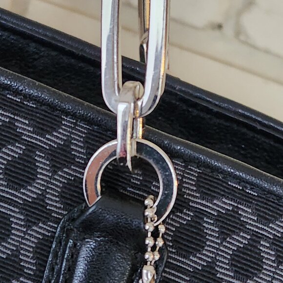 Euc Coach Signature Black Shoulder Bag Purse - Picture 3 of 13